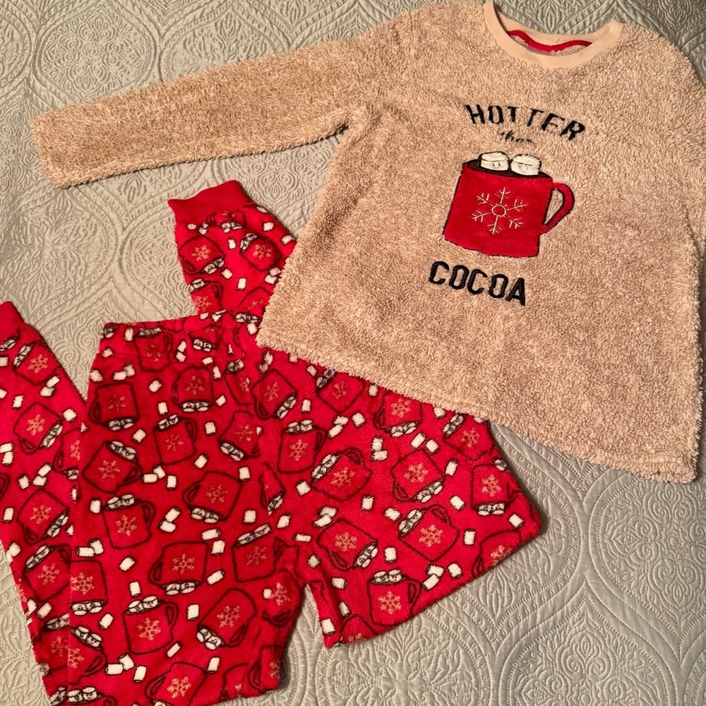 ☃️ Secret treasures hot coco PJ’s size small 4/6 hotter than coco - Picture 9 of 9